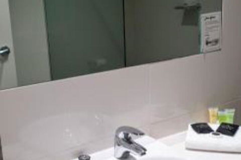 Hogans Motel - Accommodation Guide 3