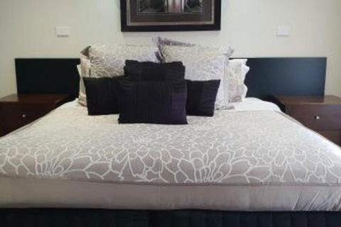 Hogans Motel - Accommodation Guide 4