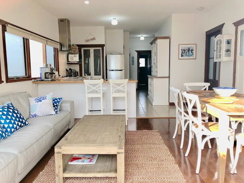 Blueys - Accommodation Asia 5