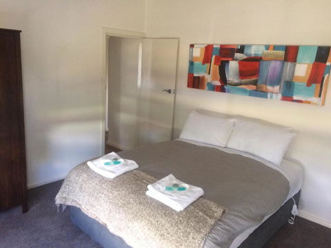 Costa Park Cottage Ena Armidale - Accommodation Asia 1