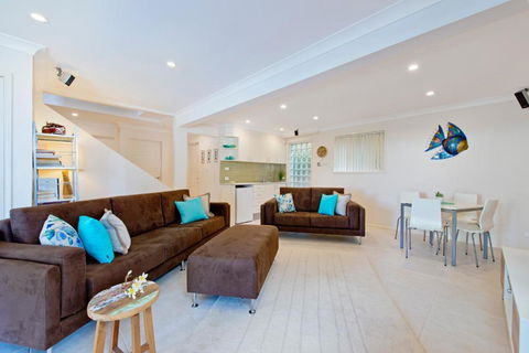 Allure By The Sea - Accommodation Asia 5