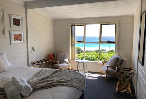 BURGESS COTTAGE King Bed For Couples - Accommodation Guide 4