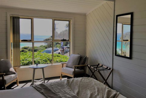 BURGESS COTTAGE King Bed For Couples - Accommodation Guide 2