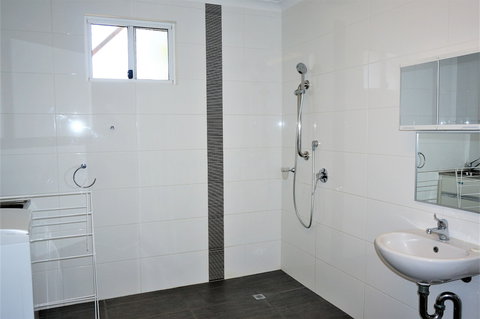 Getaway Villas Unit 38 1 - Accommodation Guide 5