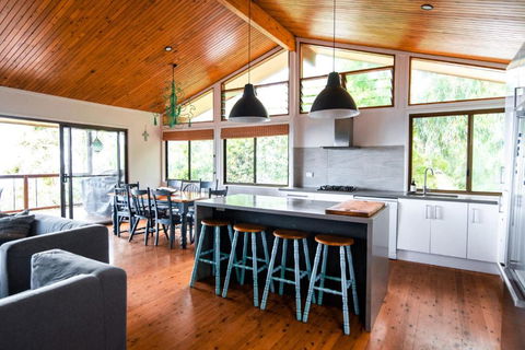 Beach Buoys - Accommodation Asia 3