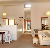 Gibraltar Getaway cute comfortable  close to town - Accommodation Asia