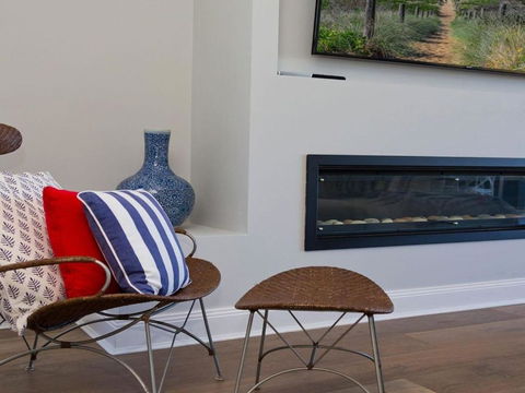 Dayz Dreamin Pool Gas Fireplace & Beachfront - Accommodation Guide 1