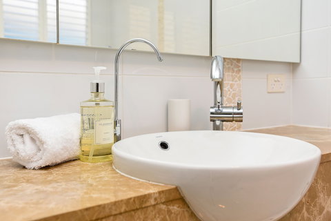 Ocean View Moana - Accommodation Guide 2