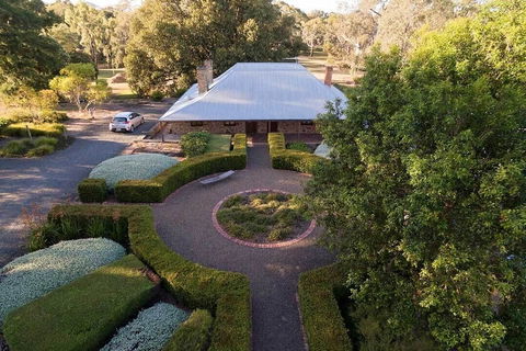 Jacobs Estate Cottage - Accommodation Asia 0