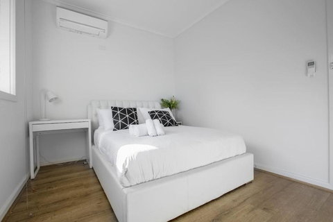 Alice Wonderland In 4 Beds House - Accommodation Guide 6