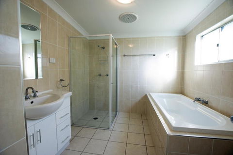 Topaz Cottage - Accommodation Asia 6