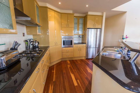 Aqua Vista A Stroll To Paynesville Forshore - Accommodation China 4