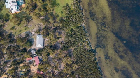 Acacia Lakehouse The Lake At Your Doorstep - Accommodation China 5