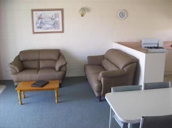 Black Swan Motor Inn - Accommodation Asia 5
