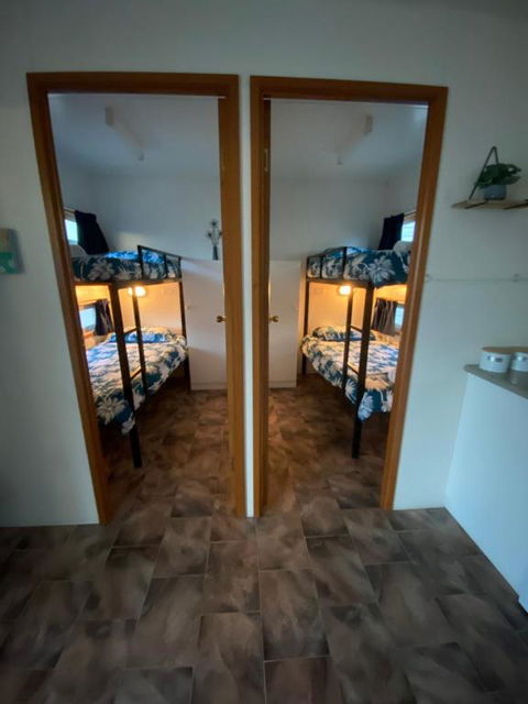 Rocks Retreat Cabin Seal - Accommodation Asia 6