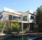 20 Orania Court Spacious home with swimming pool