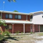 31 Bombala Crescent Two Storey Home With Covered Outdoor Deck Fully Fenced Backyard. Pet Friendly - Accommodation Asia 0