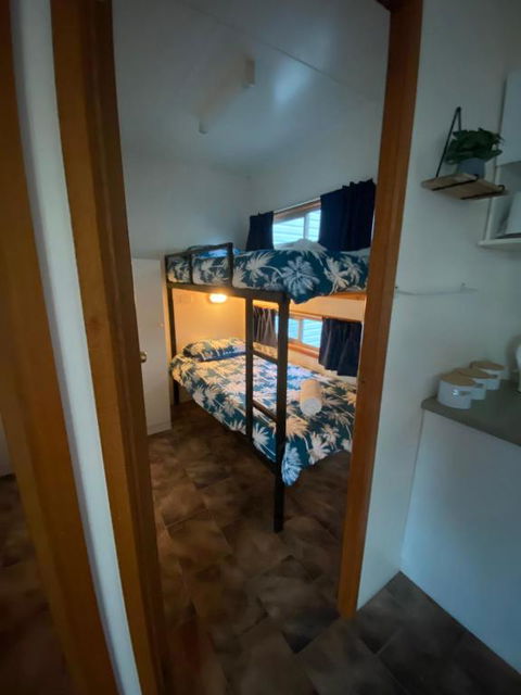 Rocks Retreat Cabin Dolphin - Accommodation Asia 6