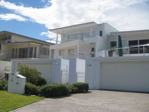 Ultimate Beach House 19a Graham Street Views Peace & Quiet - Accommodation Asia 4