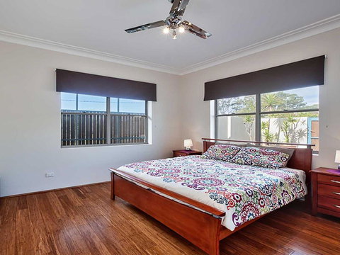 Banyan 14 Montevideo Parade Spacious Three Bedroom Pet Friendly Property With Air Con - Accommodation Guide 1
