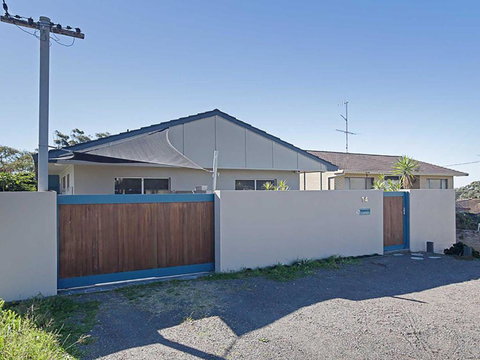 Banyan 14 Montevideo Parade Spacious Three Bedroom Pet Friendly Property With Air Con - Accommodation Guide 3