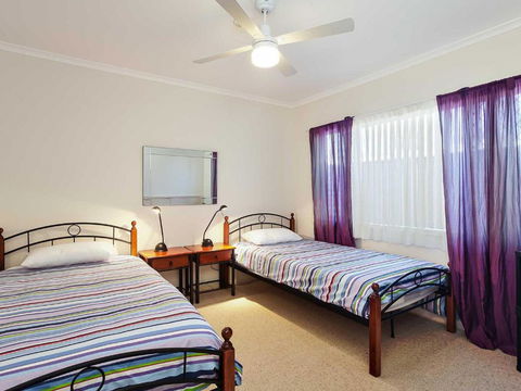 3 Ambleside 9 Shoal Bay Avenue Air Con WIFI & Close To The Water & Shoal Bay Shops - Accommodation Guide 4