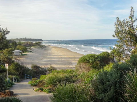 Coastal Horizons Beach House - Accommodation Asia 6