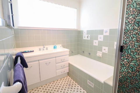 Coastal Horizons Beach House - Accommodation Asia 1