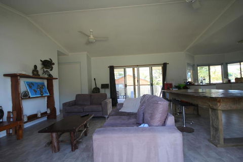 CASTAWAY BEACH HOUSE - Accommodation Asia 4