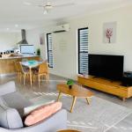 WHITSUNDAY Brand New Townhouse Close To Boardwalk - Accommodation Asia 1