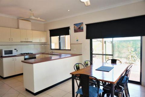Ningaloo Breeze Villa 7 3 Bedroom Fully Self Contained Holiday Accommodation - Accommodation Asia 3