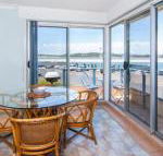 Fairholme 8 Perfect Lakefront Position - Accommodation Asia