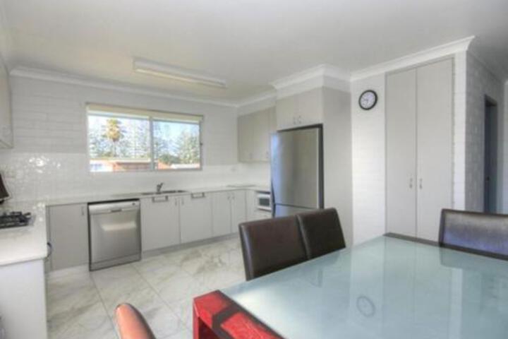 Coomba Park NSW Accommodation Guide