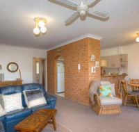 St James 6 Stylish Airconditioned Retreat - Accommodation Asia