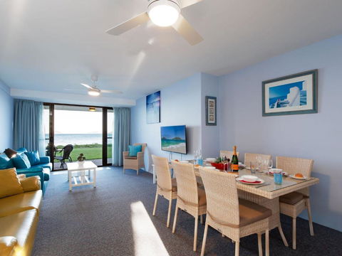 4 Harbourside 3 7 Soldiers Point Road Ground Floor On The Waterfront - Accommodation Asia 3