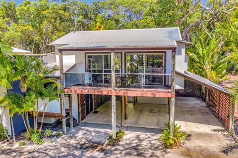 Geckos Rest Rainbow Shores Executive Beach House Pet Friendly Pool Wi Fi - Accommodation Guide 6