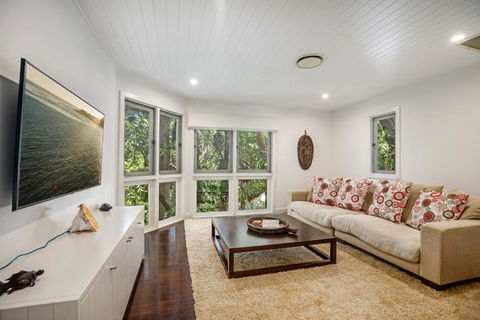 Dual Living Amongst The Rainforest Little Cove - Accommodation Asia 3