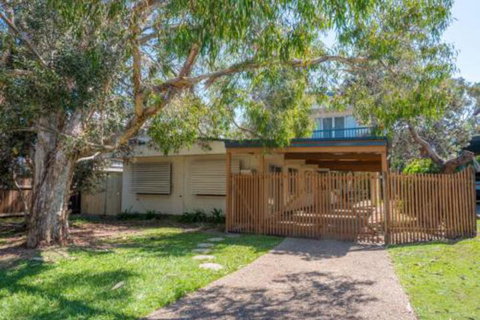 Ngungun Street 10 Dicky Beach - Accommodation Guide 0