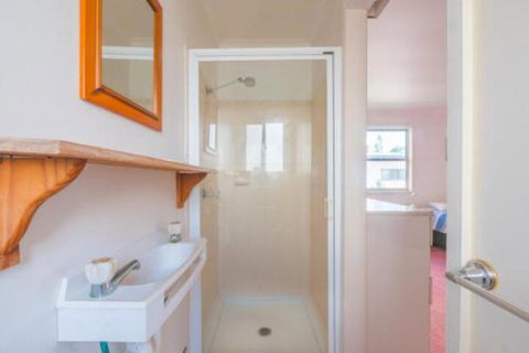 Ngungun Street 10 Dicky Beach - Accommodation Guide 4