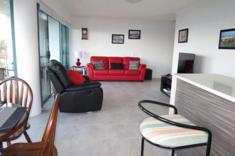 Deepwater Cove Unit 7 68 Lower Gay Terrace Bulcock Beach - Accommodation Asia 2