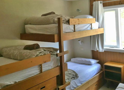 5 Maisonettes - Accommodation Guide 5