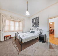 Camberwell Bright  Camberwell 5Bedder 2Bath Huge Classy Family home - Accommodation Asia