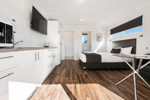Moama Waters - Accommodation Guide 4