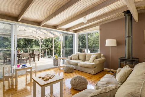 Harrys Retreat - Accommodation Asia 2