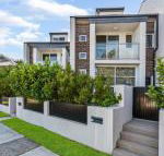 Relax in a Spacious  Modern Townhouse in Asquith - Accommodation Guide