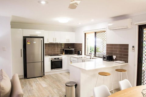 Wellington Parade 1 / 15a Shelly Beach Caloundra - Accommodation Asia 5