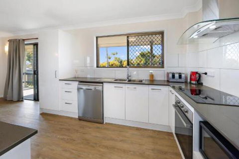 Comfy & Cosy (Upstairs) - Accommodation Guide 6