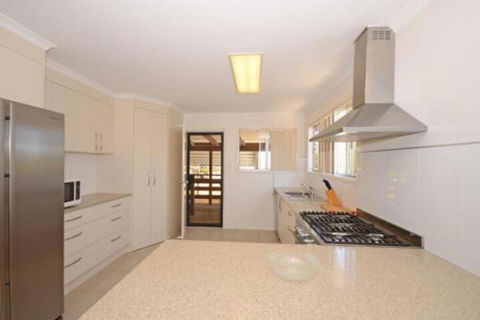 Holiday In Style Hervey Bay - Accommodation Guide 6