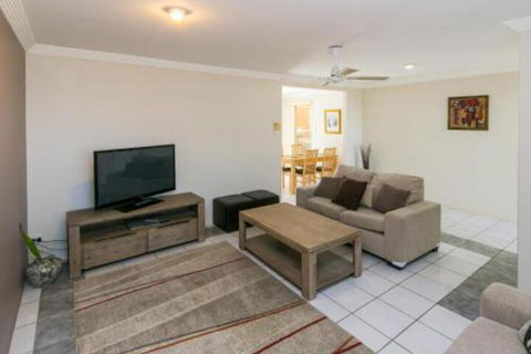 Superb Location Hervey Bay - Accommodation Guide 0