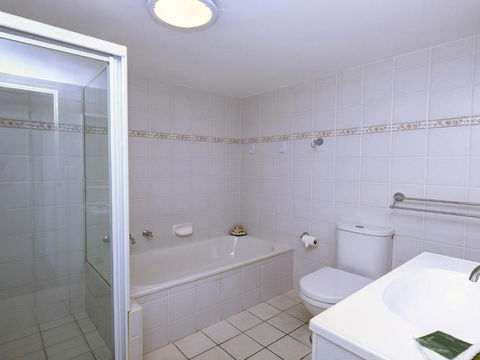 Ebbtide 3 On Main Beach! - Accommodation Asia 5